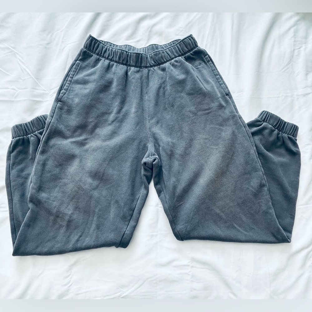 Hollister Women’s Gray Sweatpants - Size Small